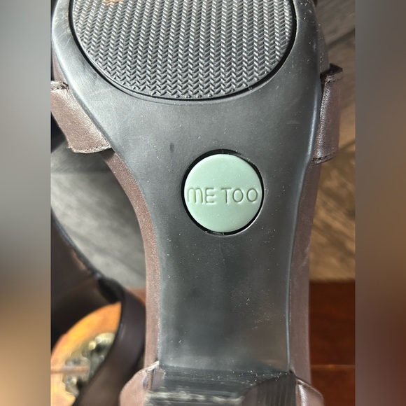 Me Too Small Heeled Brown Leather Upper Sandals EUC size 8.5 fits an 8 as well - Picture 8 of 9